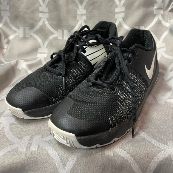 Youth Nike Baskeball Shoe "Hustle" - Picture 2 of 8